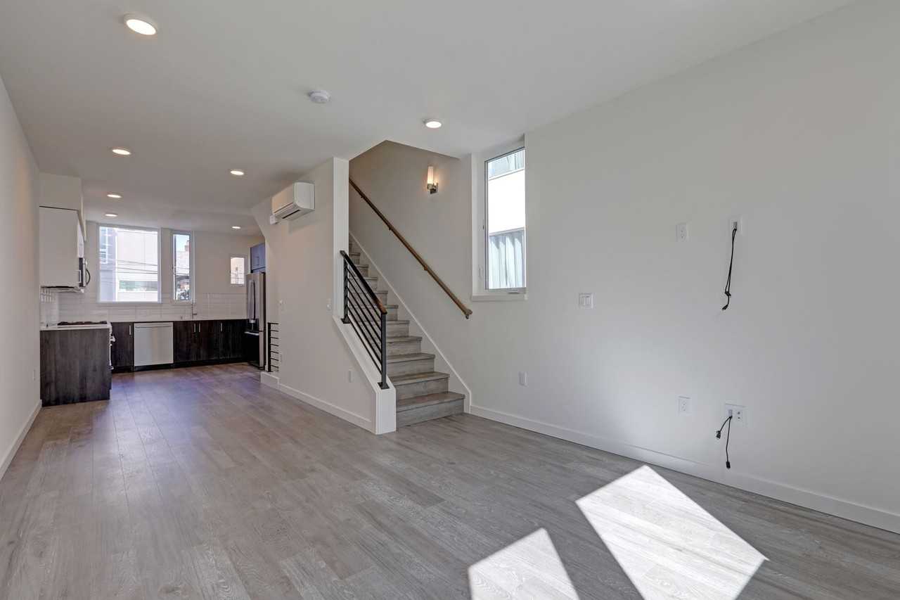 1330 E Spring St - Photo 5 of 19