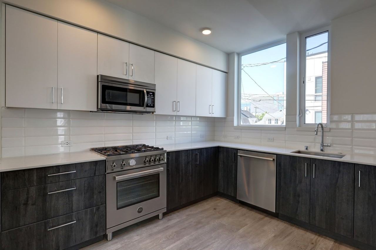1330 E Spring St - Photo 7 of 19