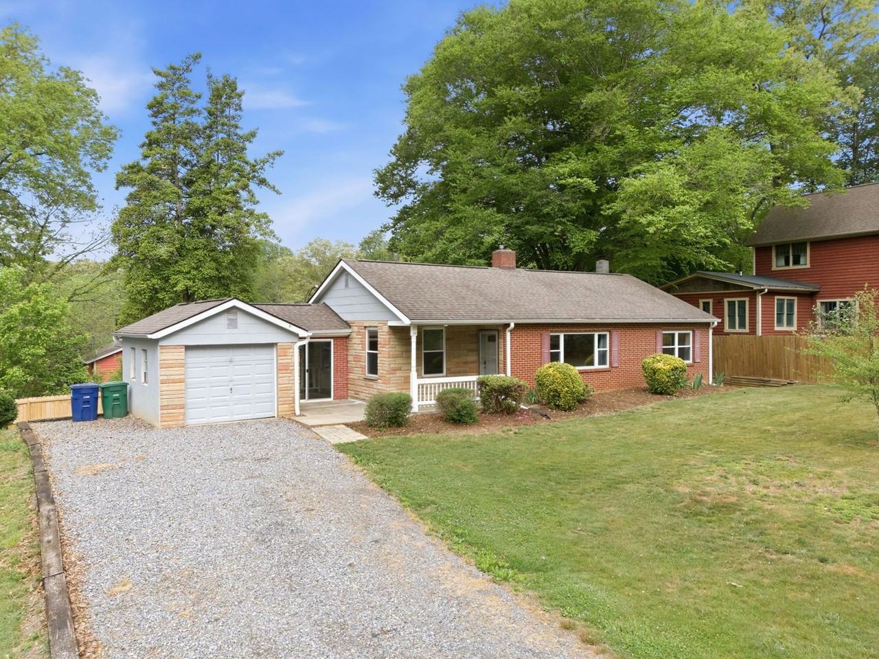 141 Rowland Rd - Photo 2 of 28