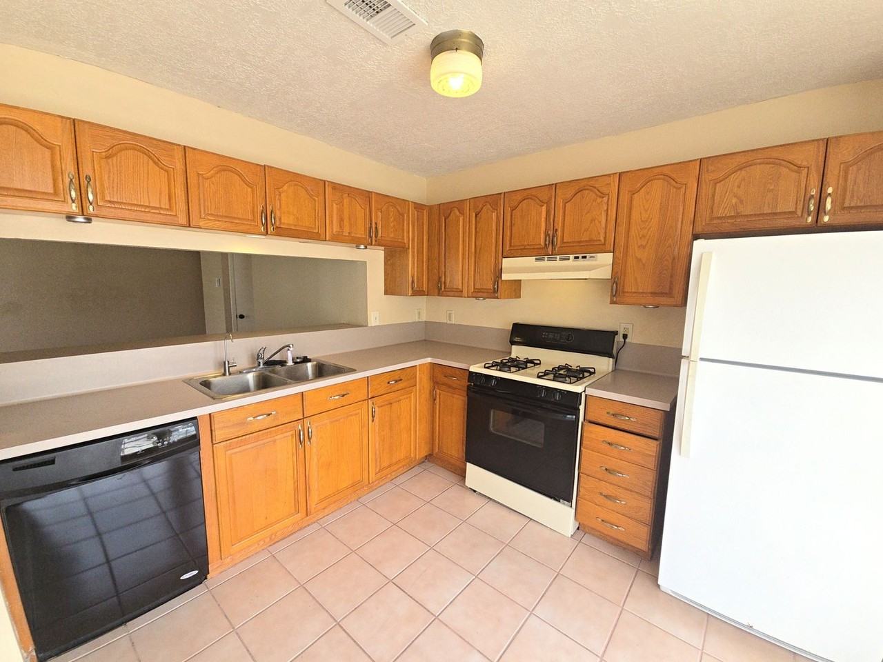11130 Thunderhaven Dr - Photo 3 of 23
