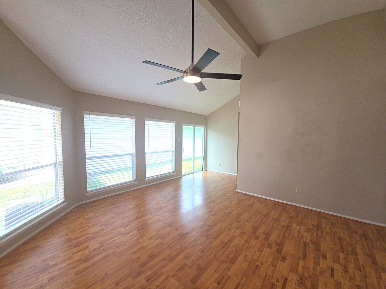 11130 Thunderhaven Dr - Photo 6 of 23