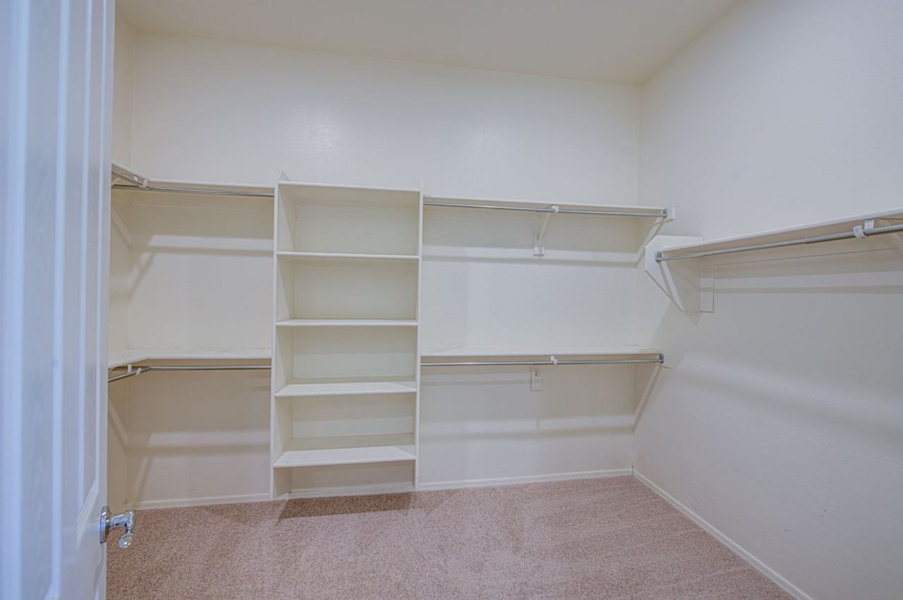 22689 E Munoz St - Photo 4 of 6