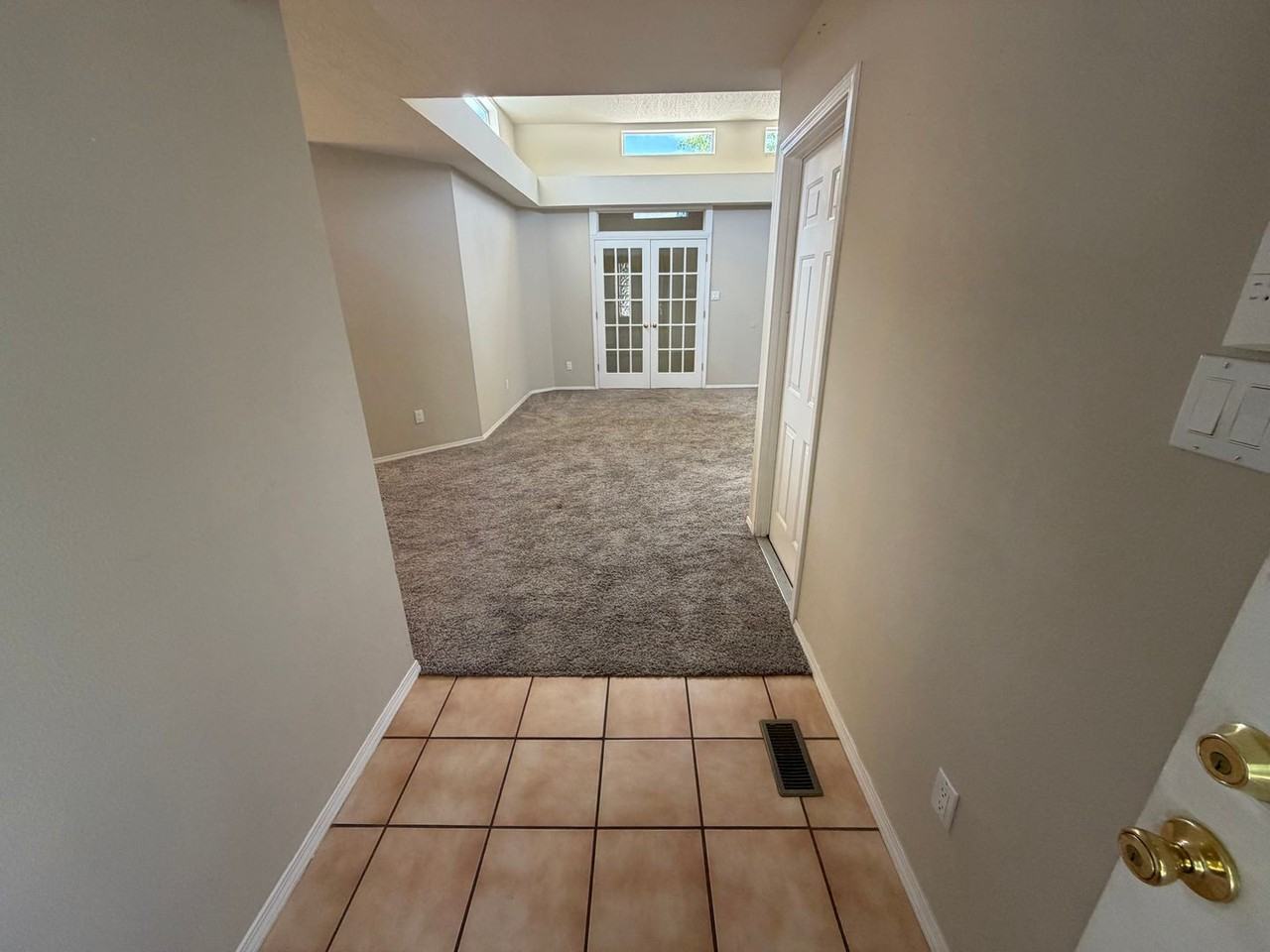 6852 Kelly Ann Rd Ne - Photo 2 of 40