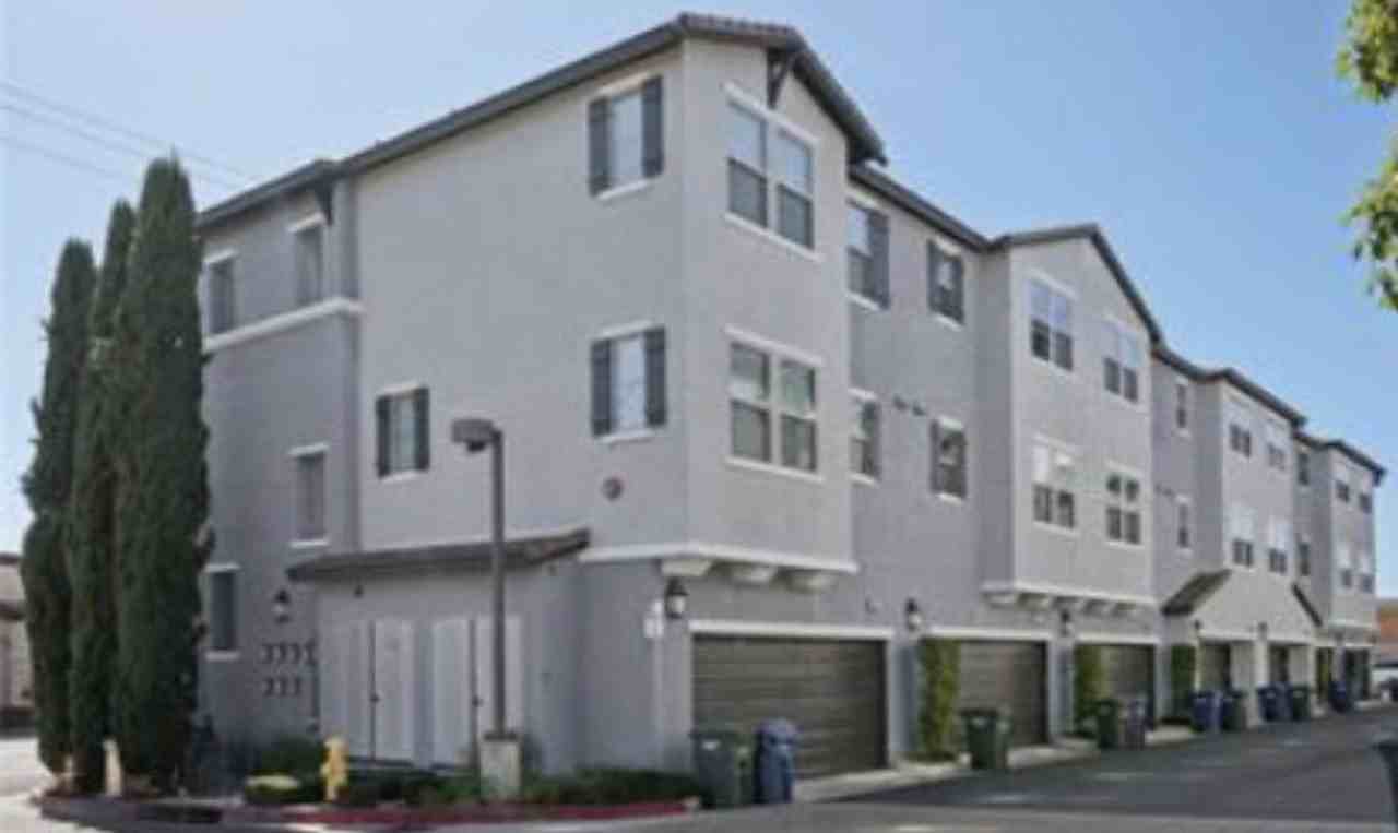 2997 E Pacific Coast Hwy - Photo 2 of 48