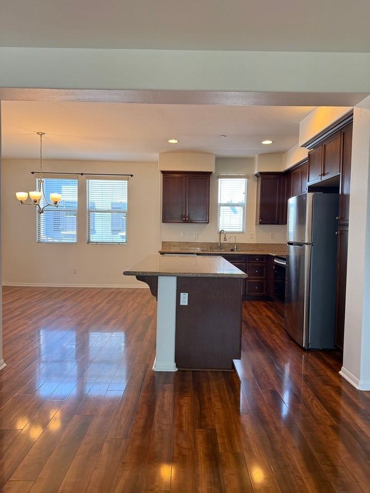 2997 E Pacific Coast Hwy - Photo 6 of 48