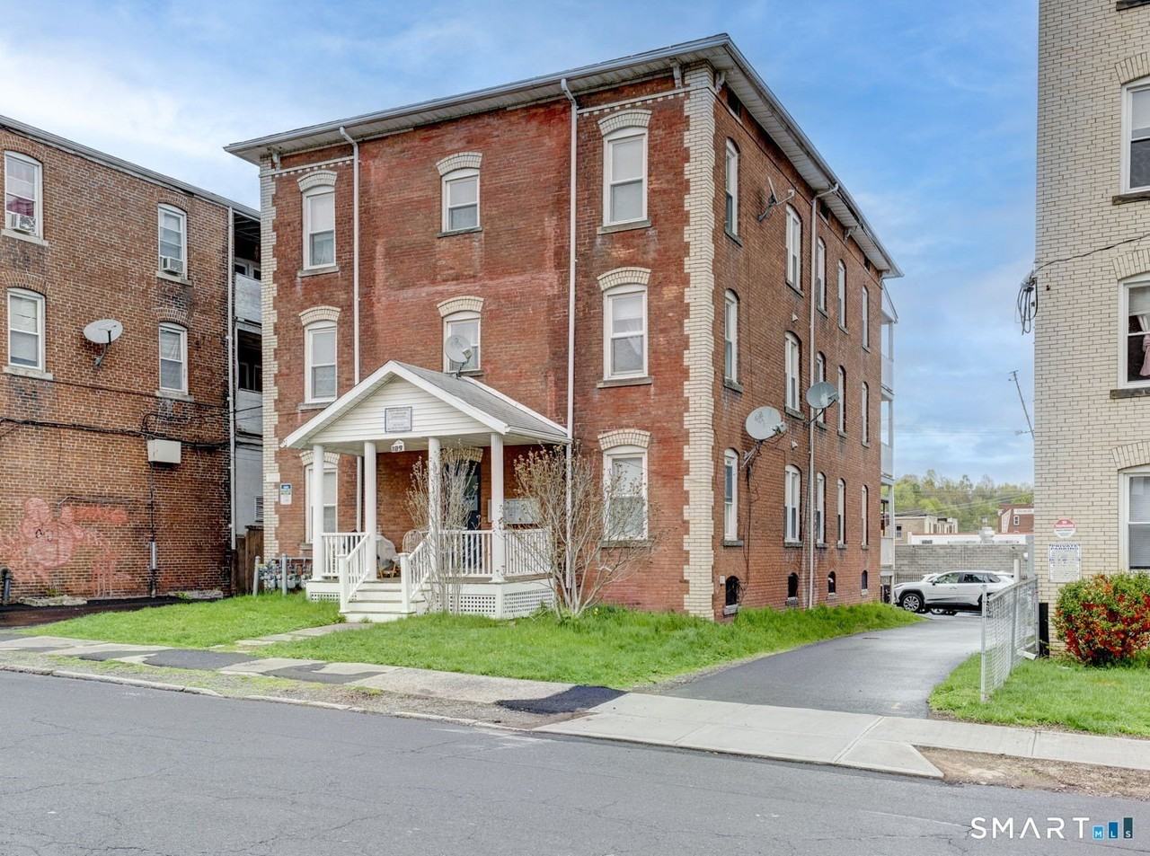 109 Grove St #3S - Photo 2 of 24