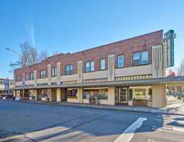 featured image of 220 W Meeker St
