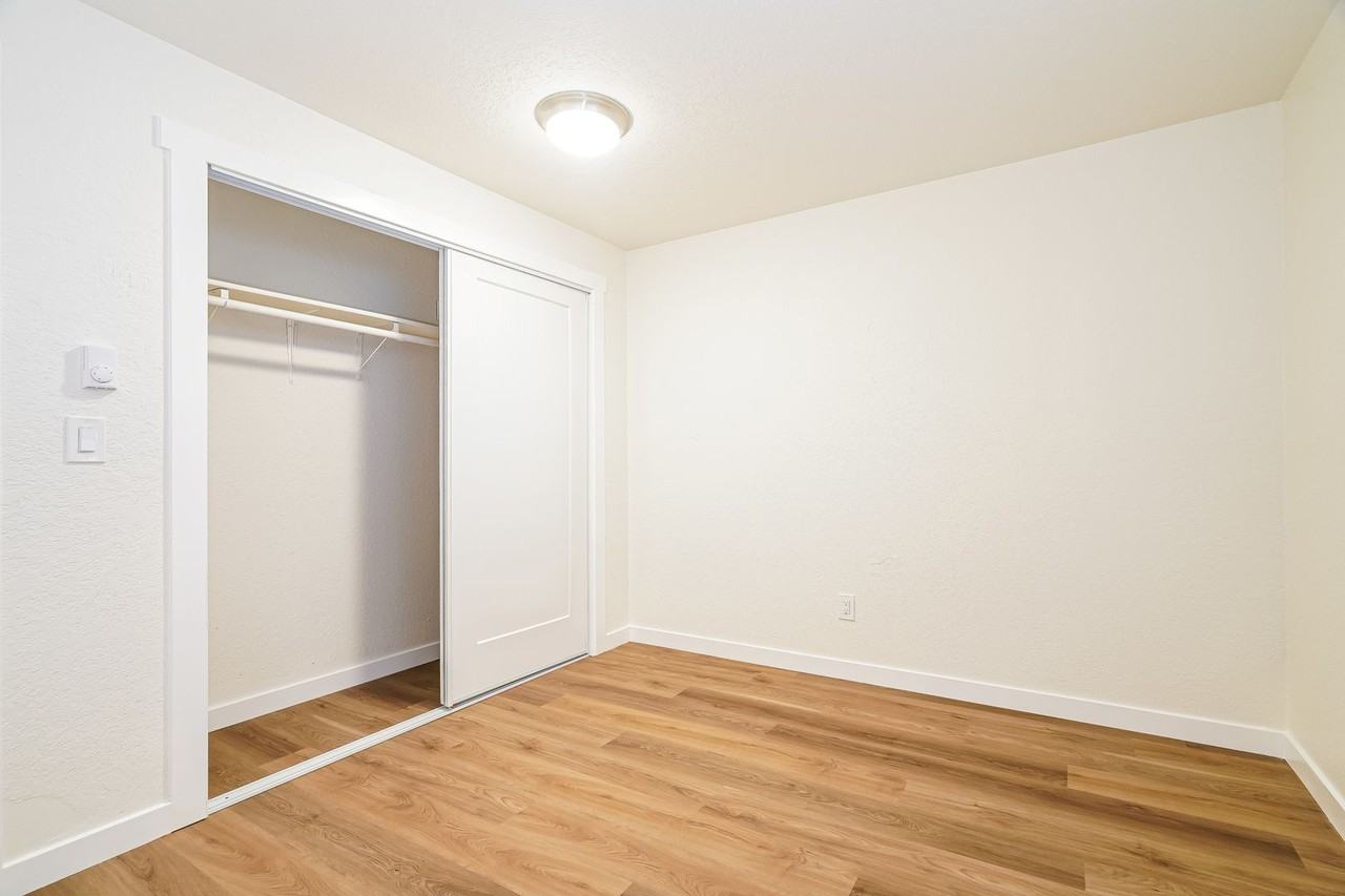 Fairway Apartments - Photo 3 of 11