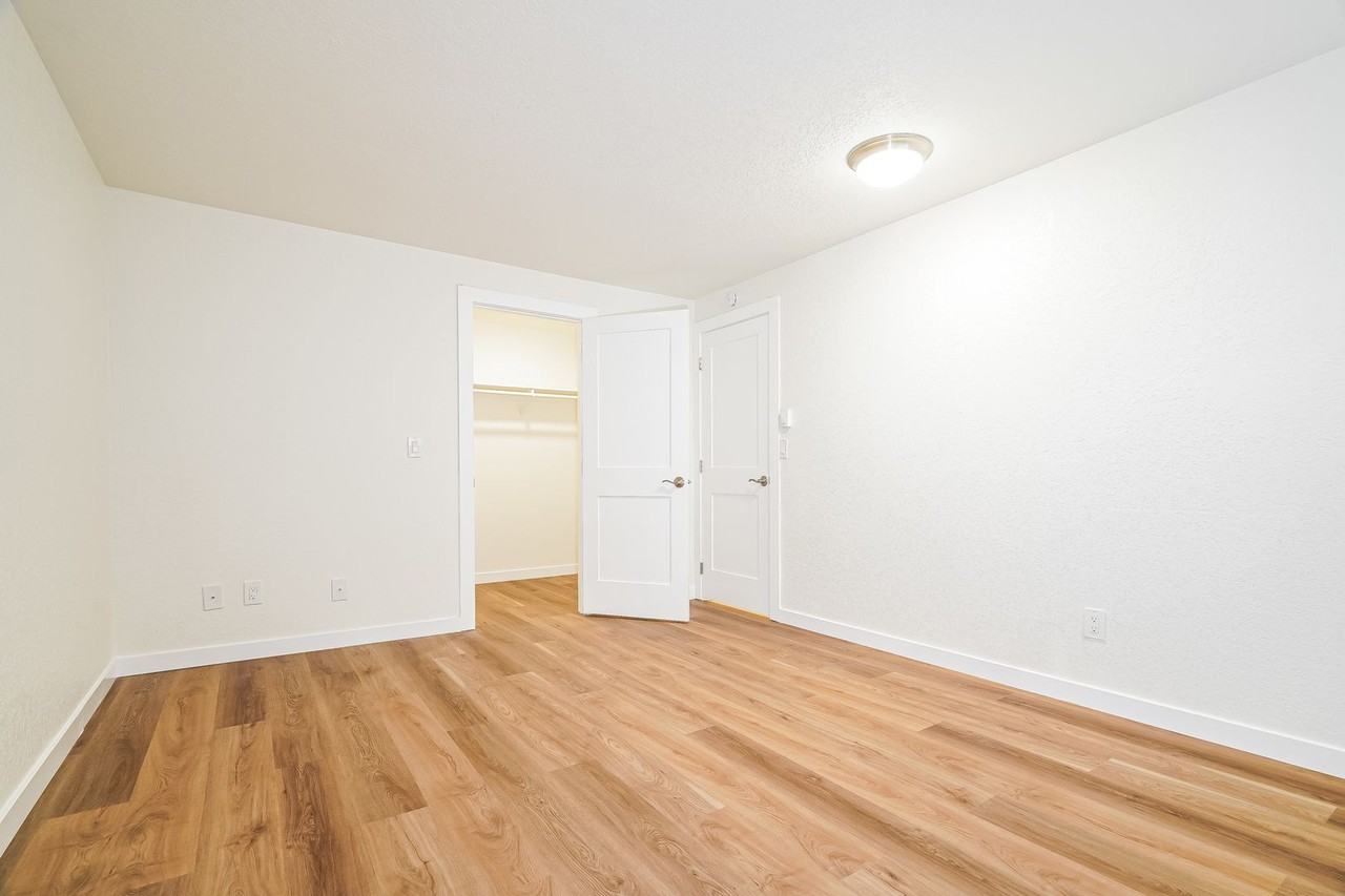 Fairway Apartments - Photo 4 of 11