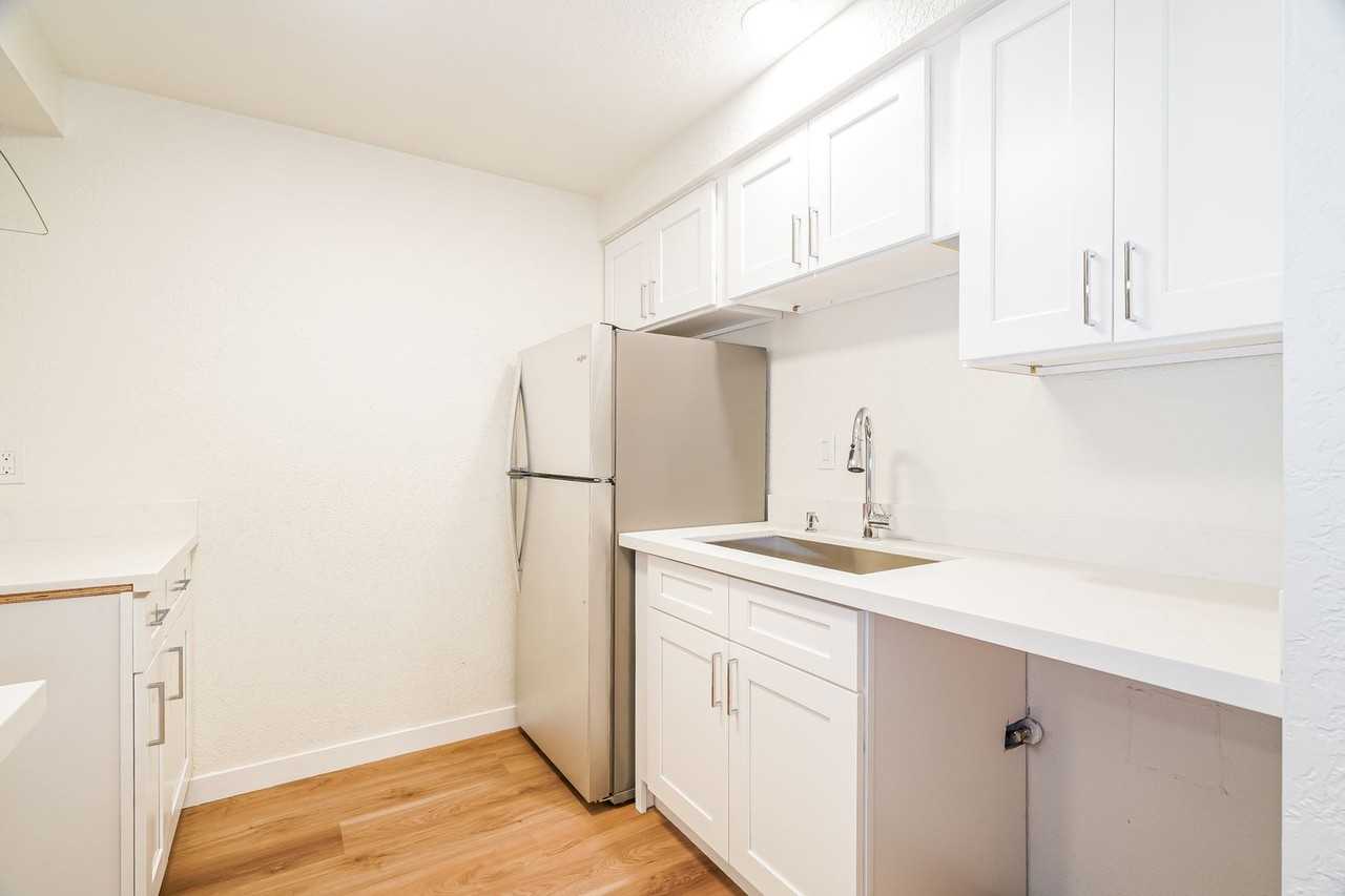 Fairway Apartments - Photo 6 of 11