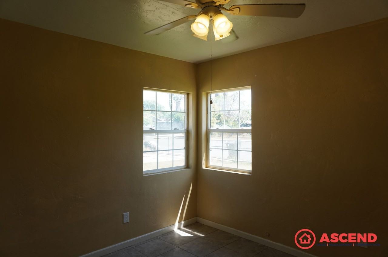 430 Goodman St - Photo 3 of 5
