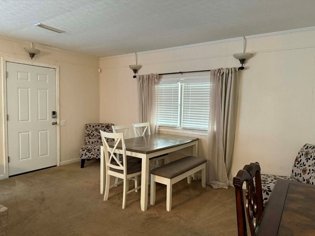 1009 Jonathan St - Photo 5 of 15