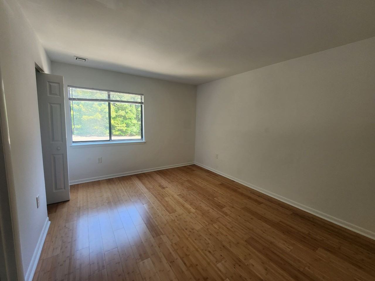 4900 Spring Lake Dr - Photo 6 of 12