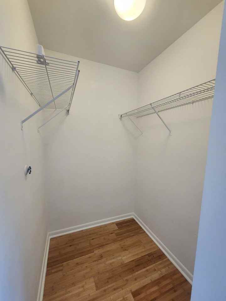 4900 Spring Lake Dr - Photo 7 of 12