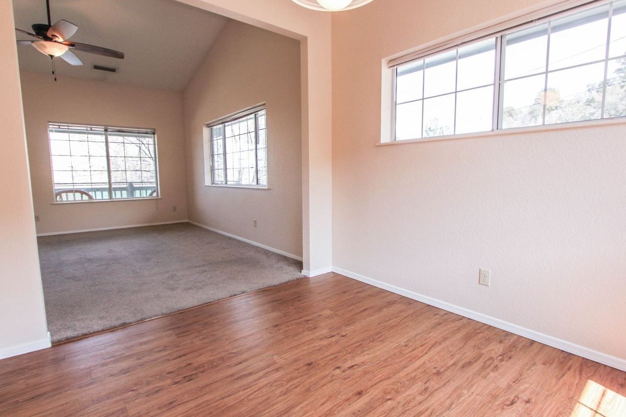 415 S Alarcon St - Photo 3 of 12