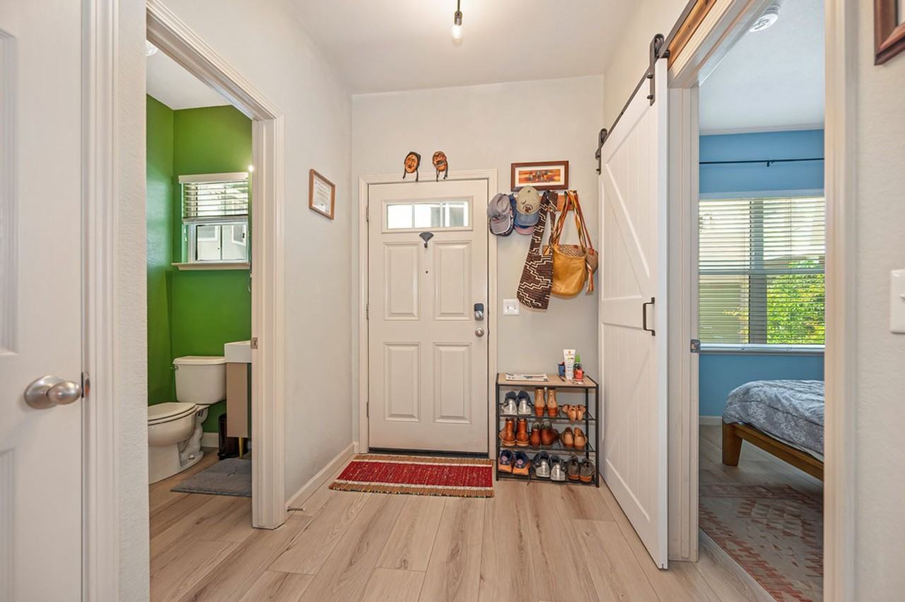 2519 I St - Photo 6 of 37