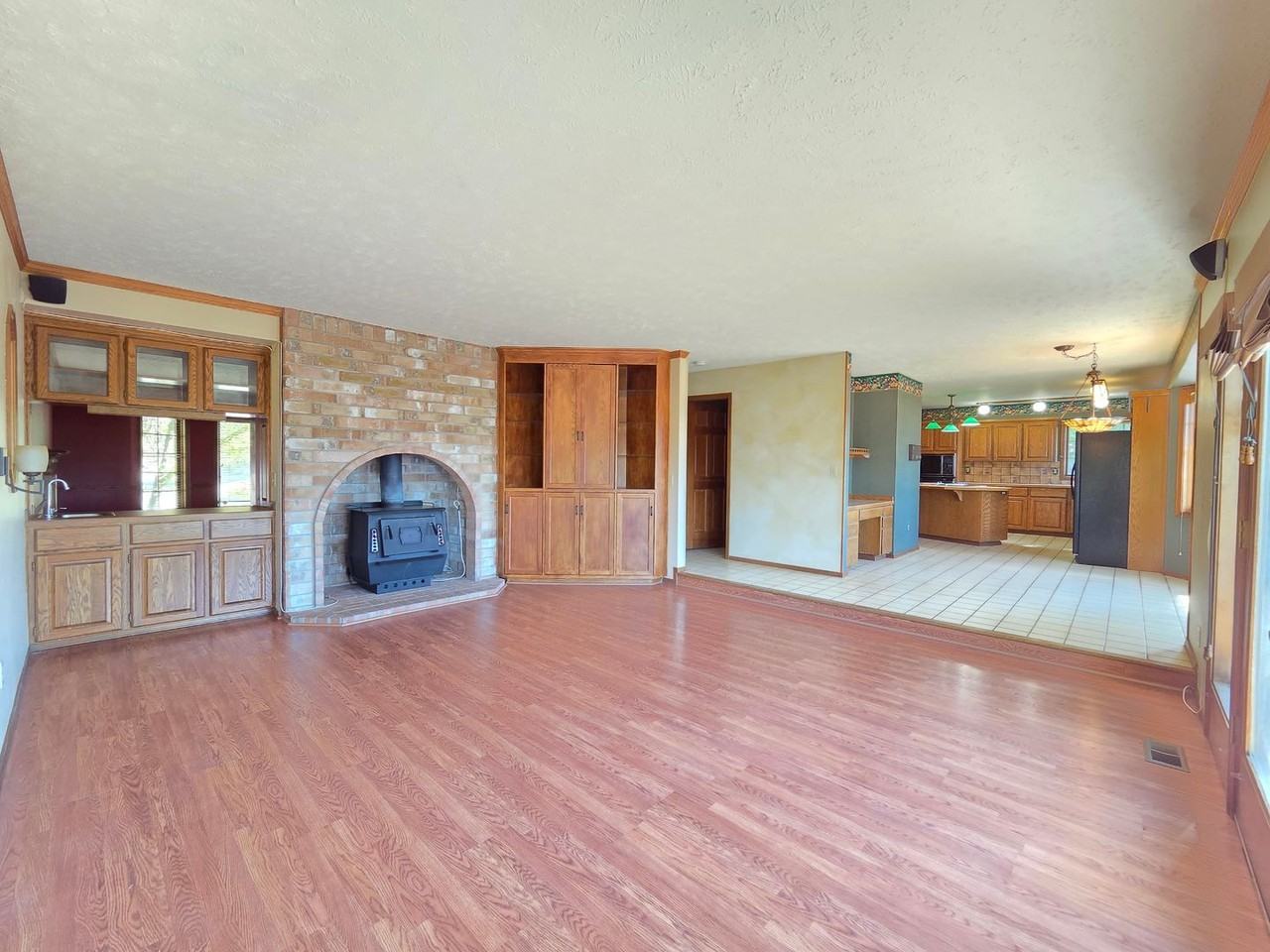 7706 E Woodview Dr - Photo 2 of 49