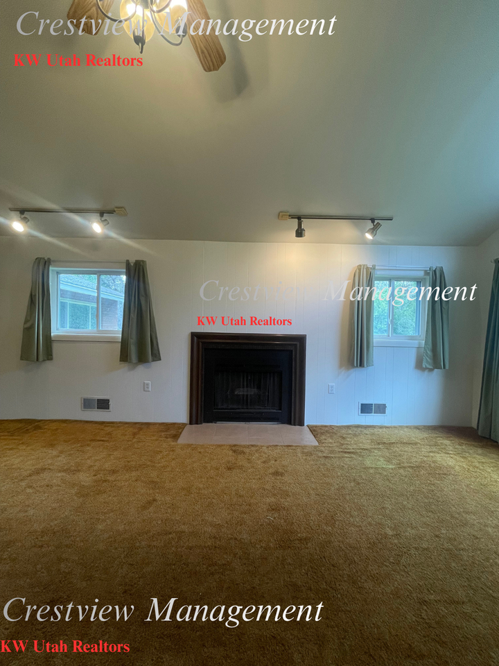 2225 E Fardown Ave - Photo 3 of 25