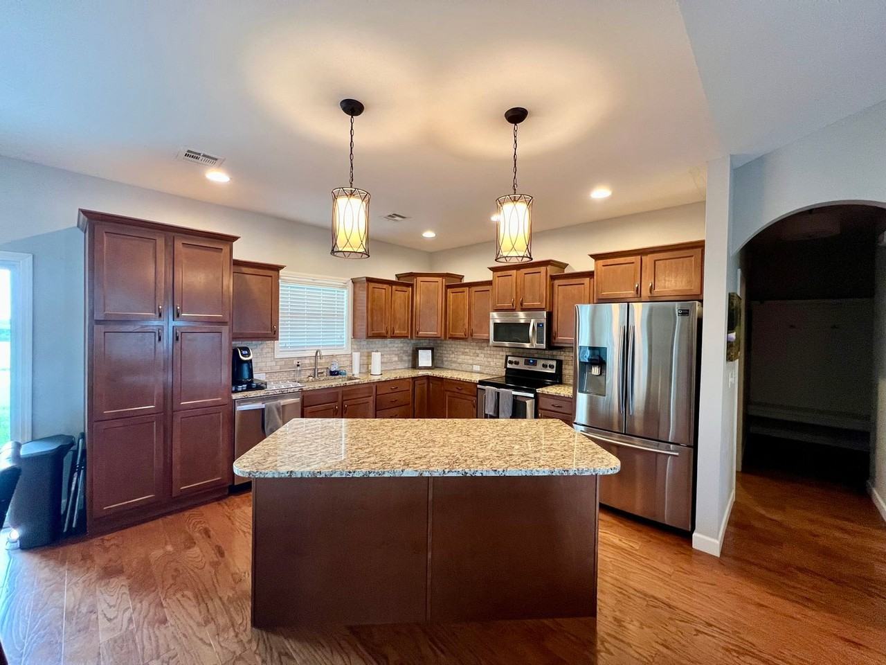 2425 Bellerive Cir - Photo 4 of 24