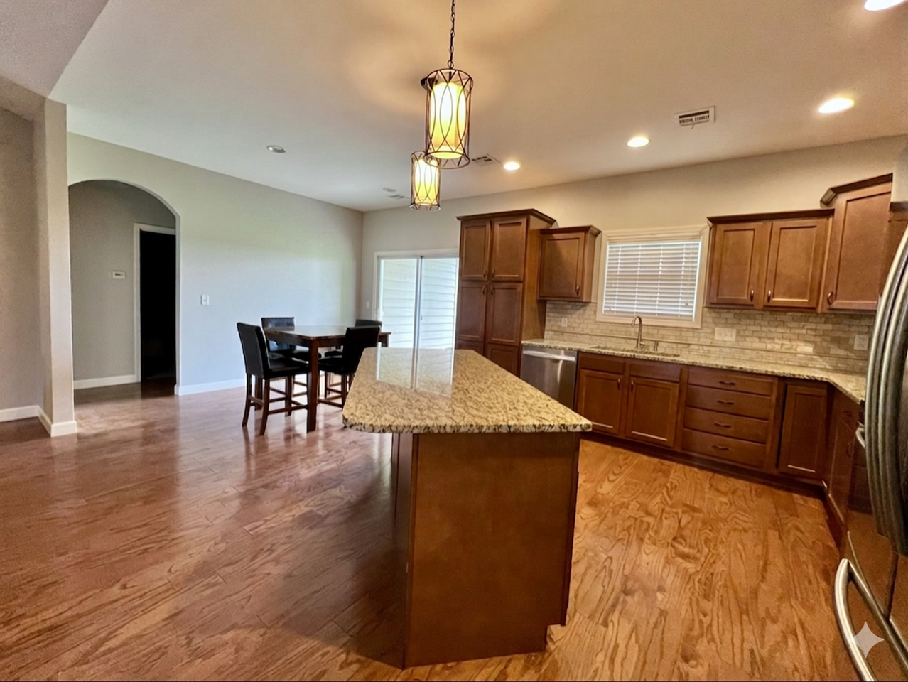 2425 Bellerive Cir - Photo 5 of 24