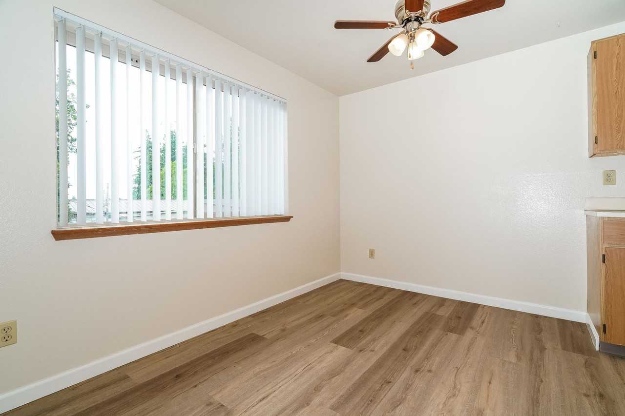Magenta Apartments - Photo 5 of 21