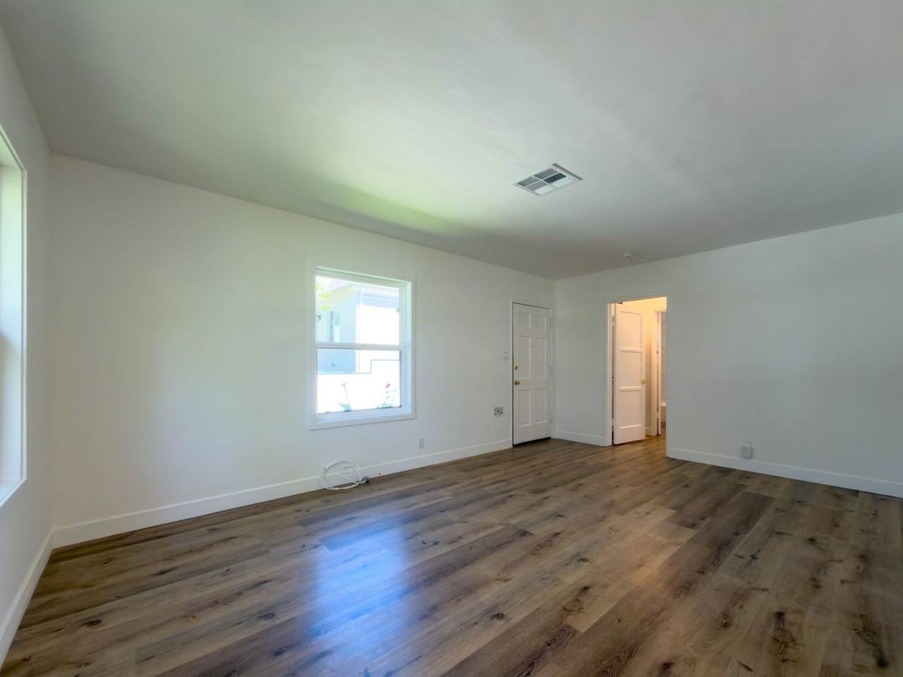 316 N Kenwood St - Photo 4 of 24