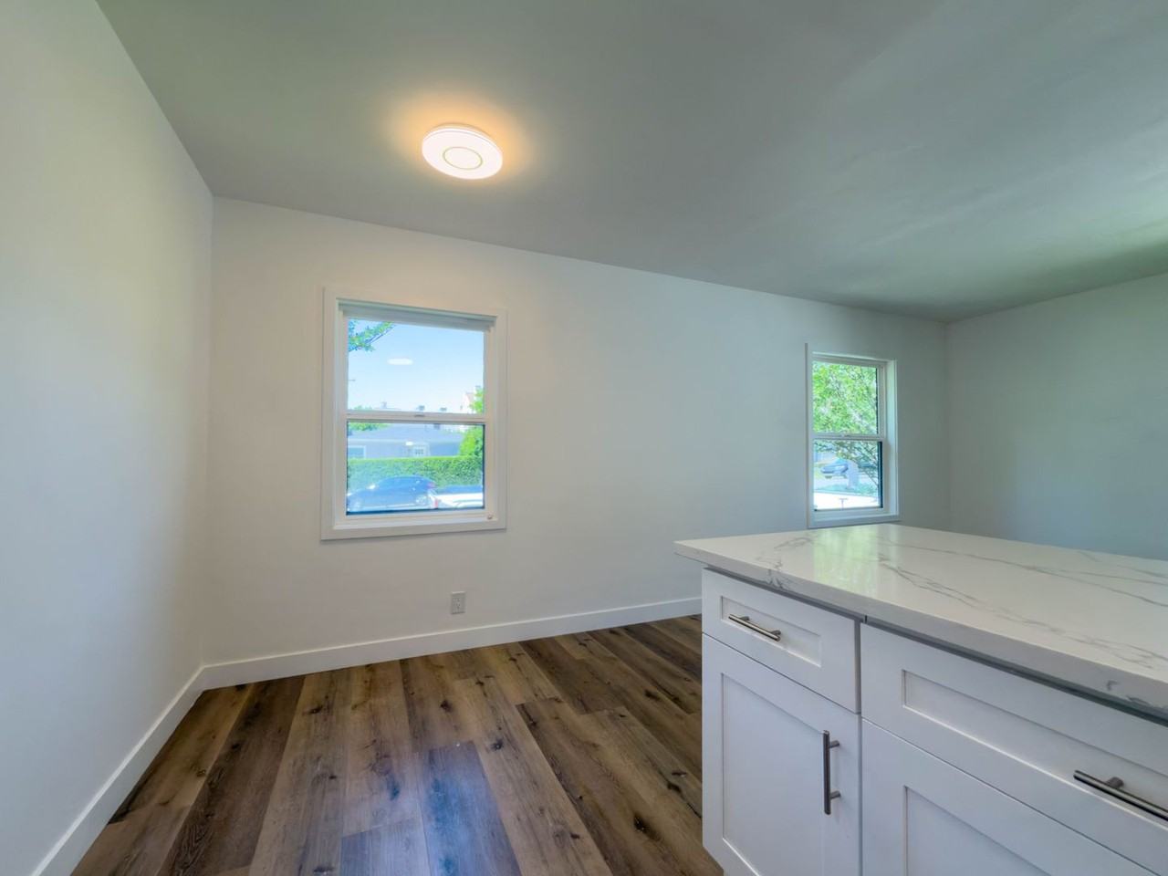 316 N Kenwood St - Photo 7 of 24
