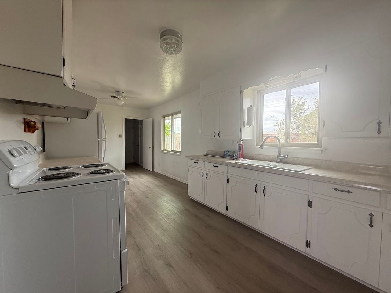 1309 Jackson Ave - Photo 3 of 24