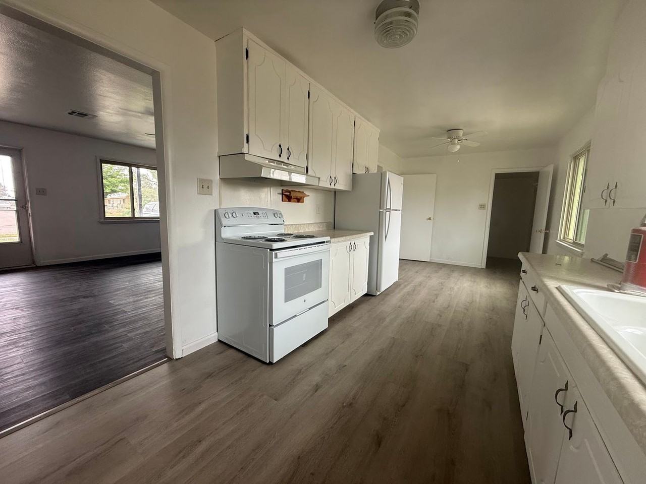 1309 Jackson Ave - Photo 4 of 24