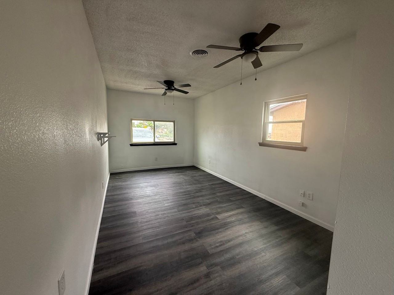 1309 Jackson Ave - Photo 6 of 24