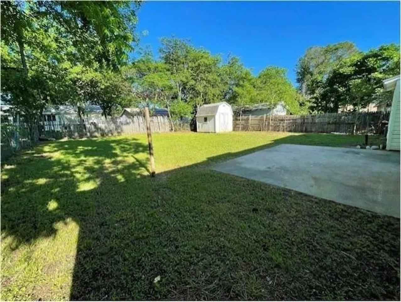 1012 Donley Dr - Photo 2 of 10