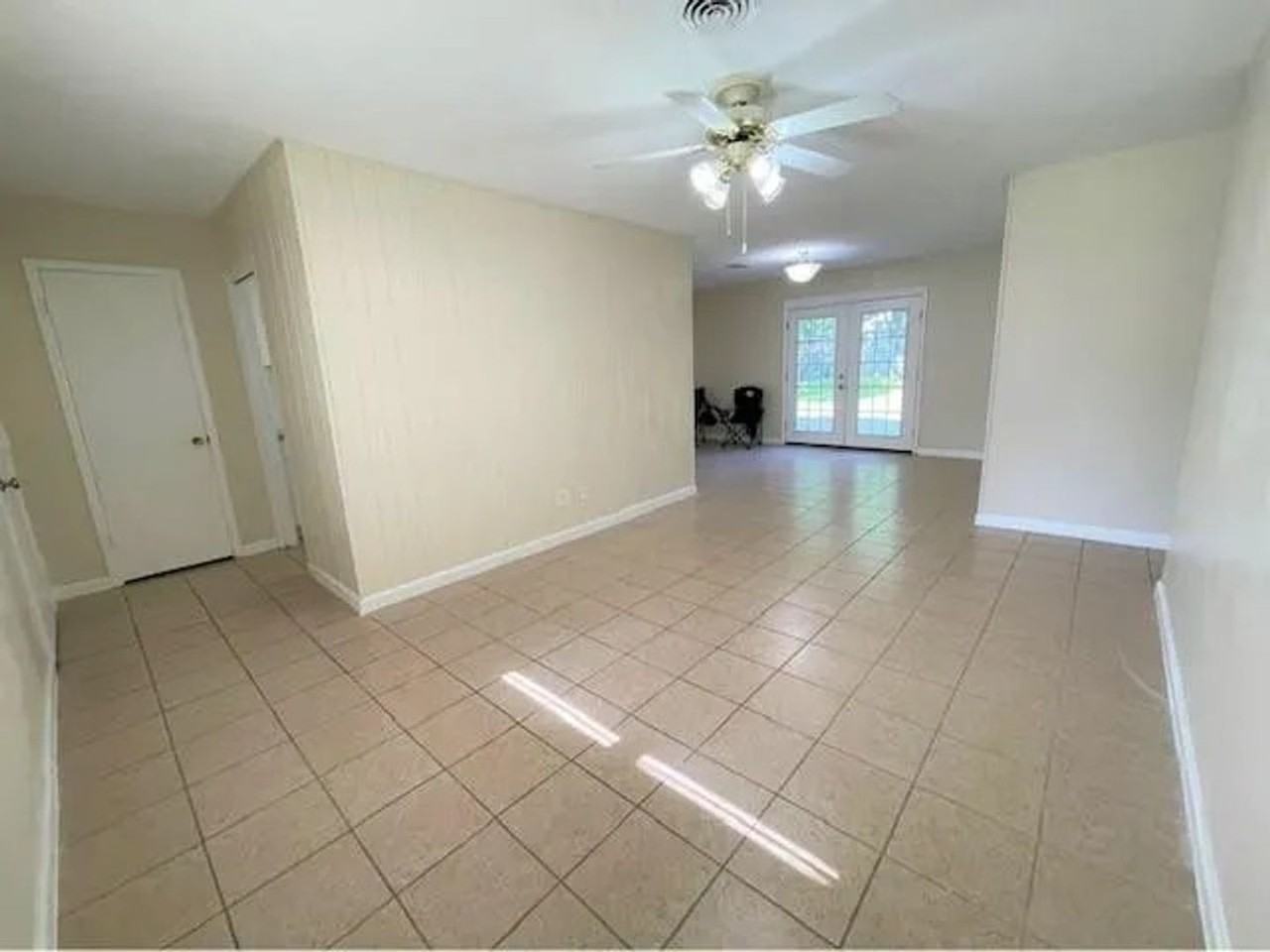 1012 Donley Dr - Photo 3 of 10