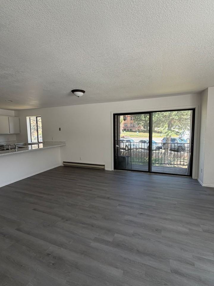 2015 Blake Ave - Photo 3 of 10