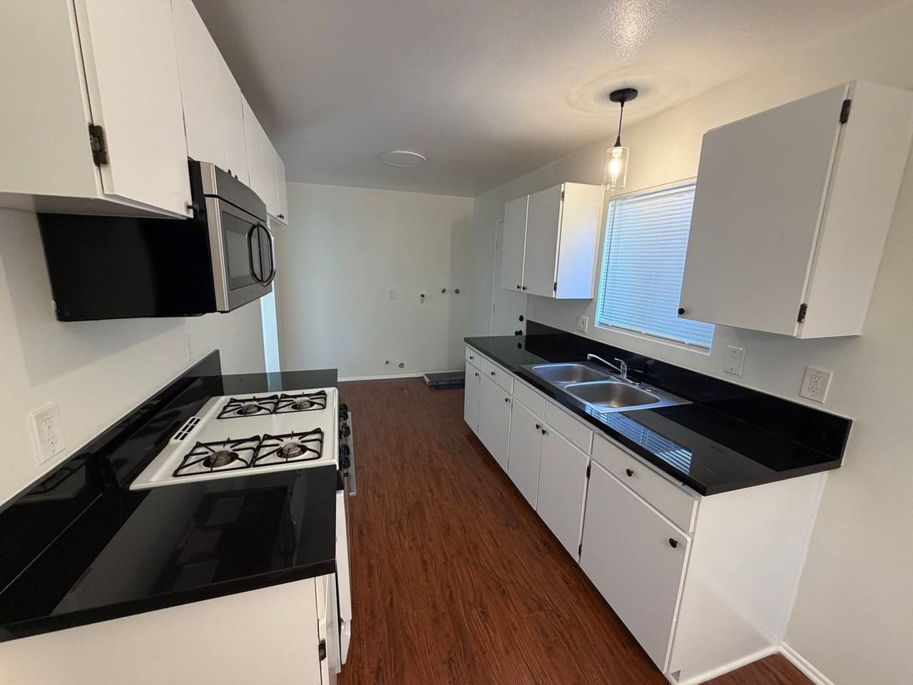 1581 Sequoia Ave - Photo 2 of 14