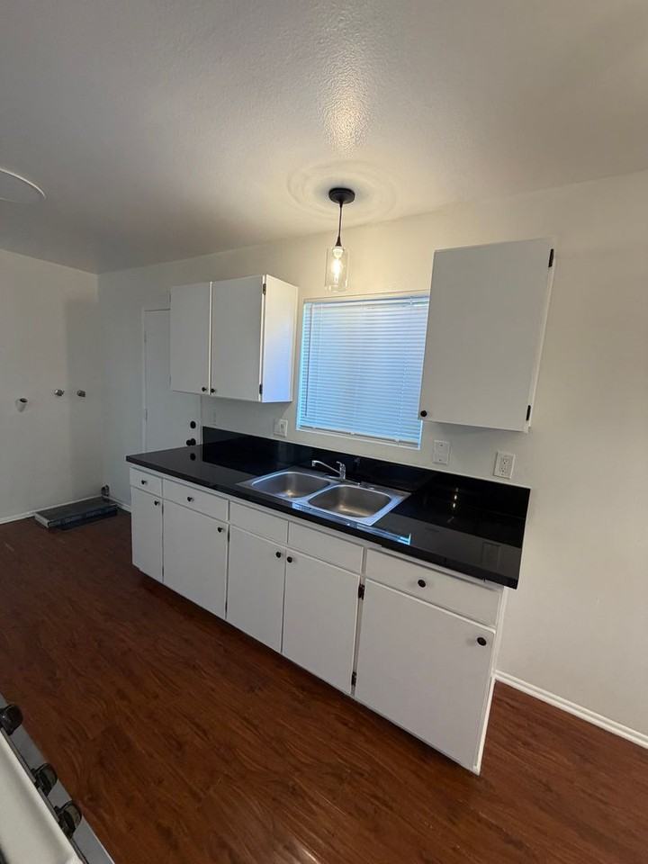 1581 Sequoia Ave - Photo 3 of 14