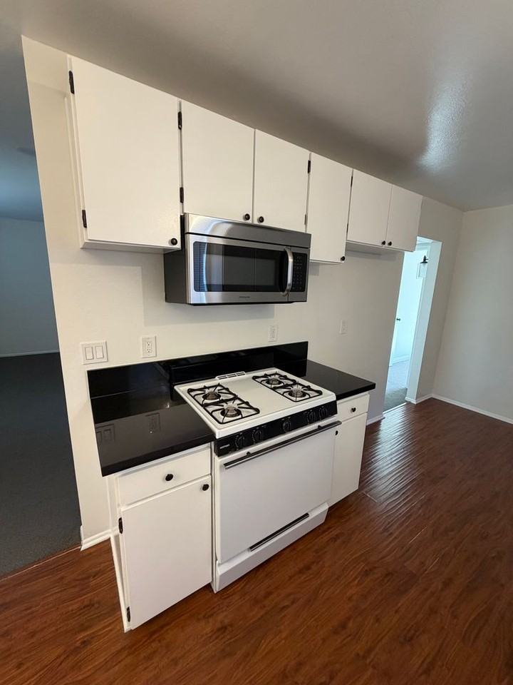 1581 Sequoia Ave - Photo 4 of 14