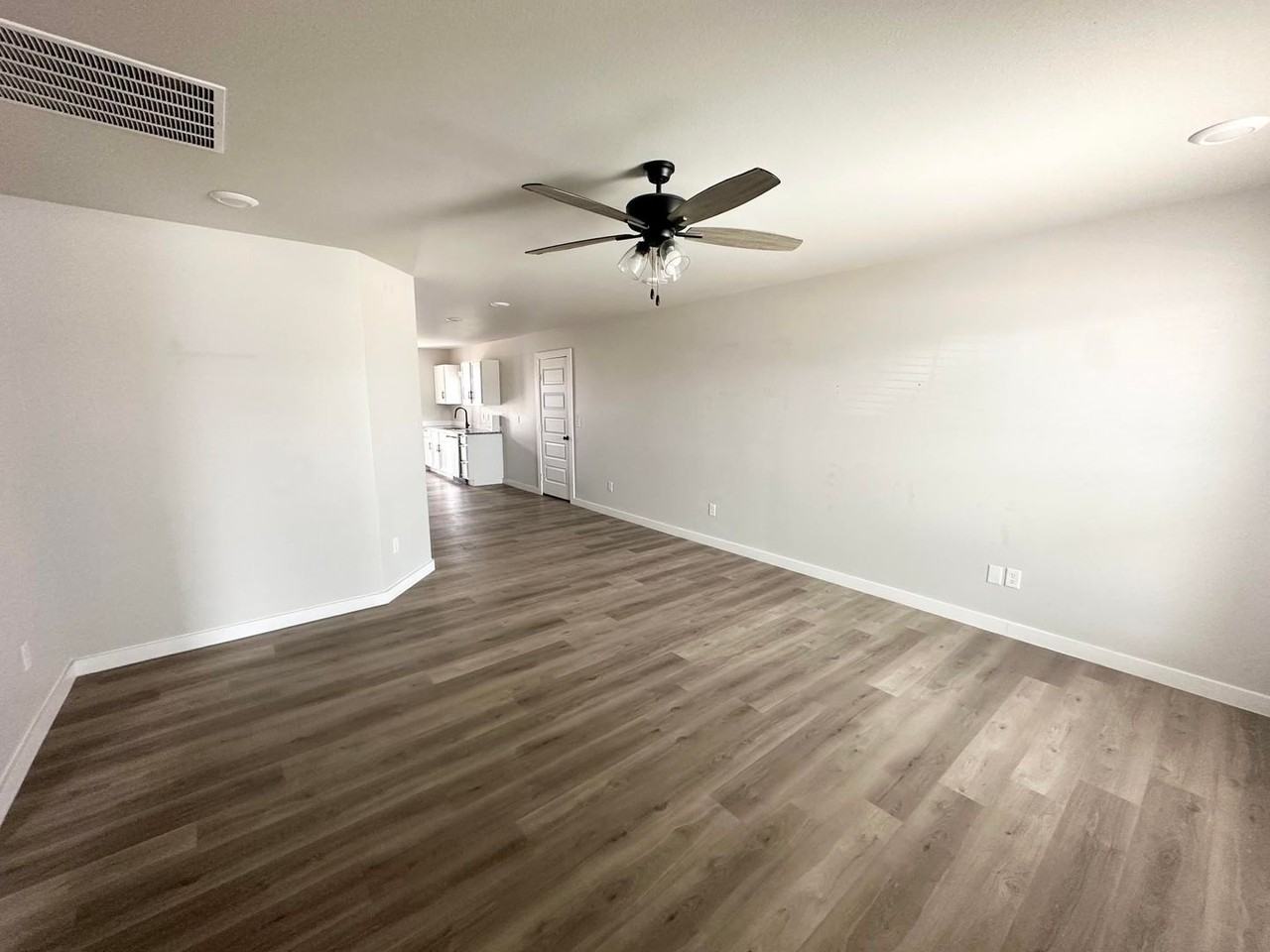 493 Chitalpa Dr - Photo 2 of 11