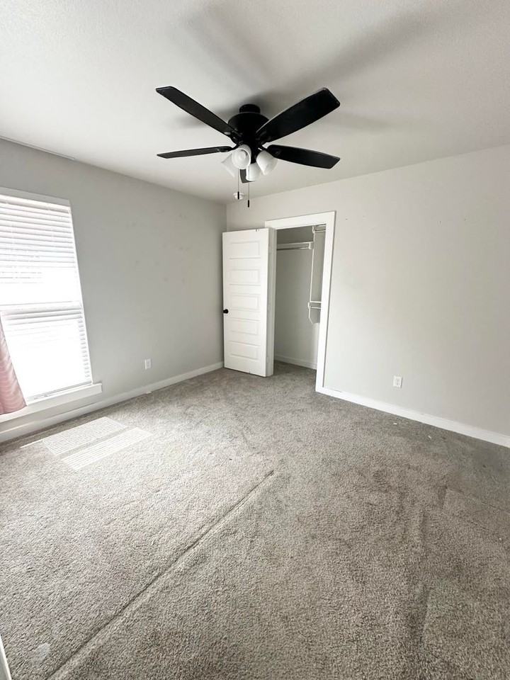 493 Chitalpa Dr - Photo 7 of 11