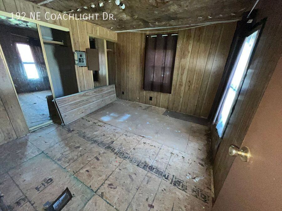 192 Ne Coachlight Dr - Photo 2 of 9
