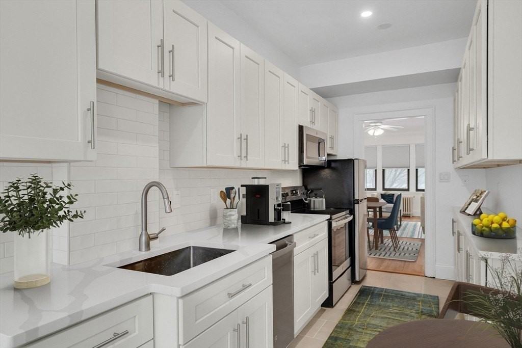 137 Englewood Ave - Photo 3 of 35