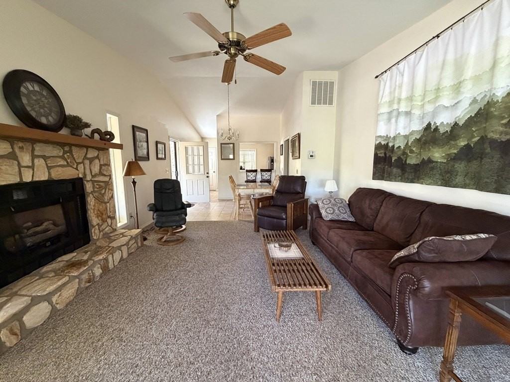103 Willow View Dr Unit C - Photo 4 of 23