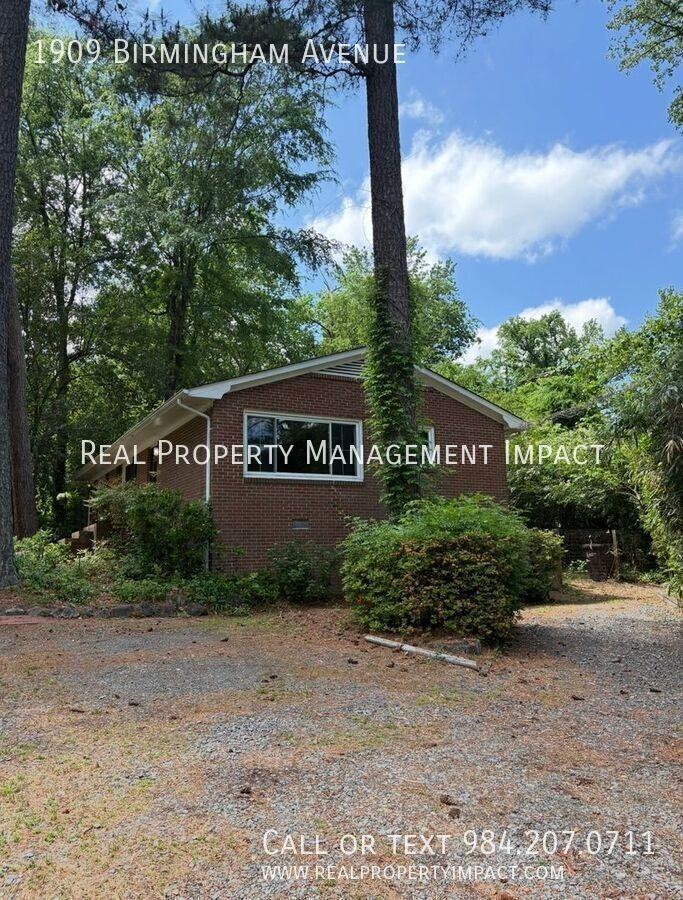 1909 Birmingham Ave - Photo 4 of 33