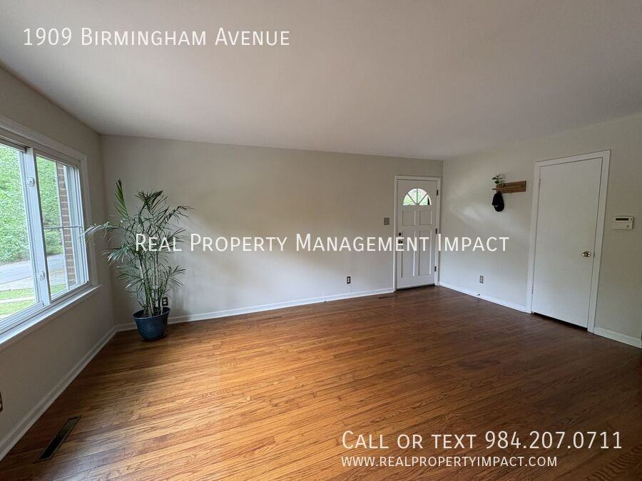 1909 Birmingham Ave - Photo 6 of 33