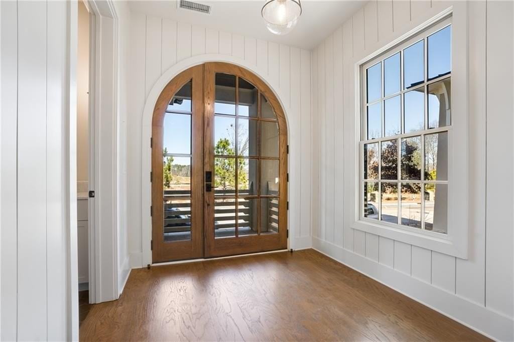 160 4th St - Photo 5 of 50