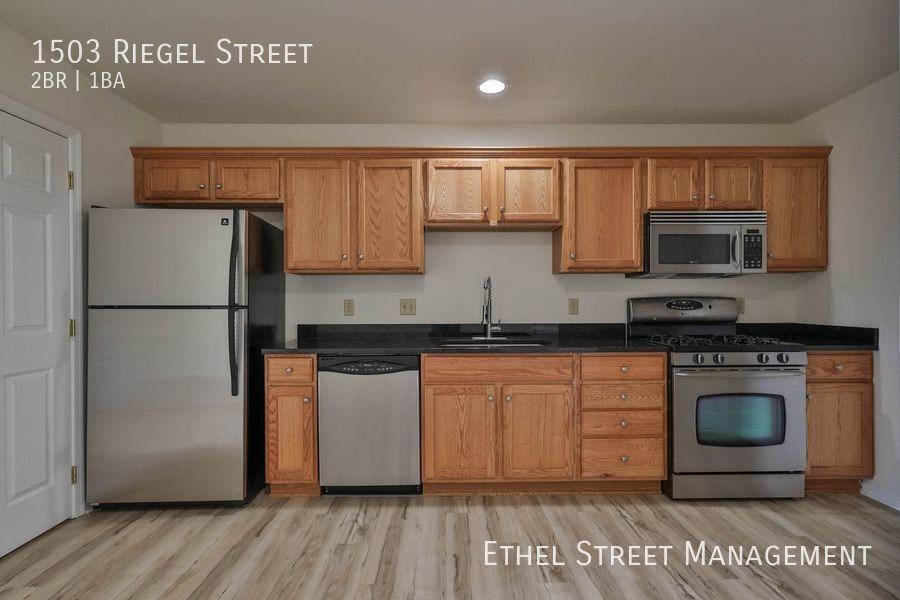1503 Riegel St - Photo 5 of 28