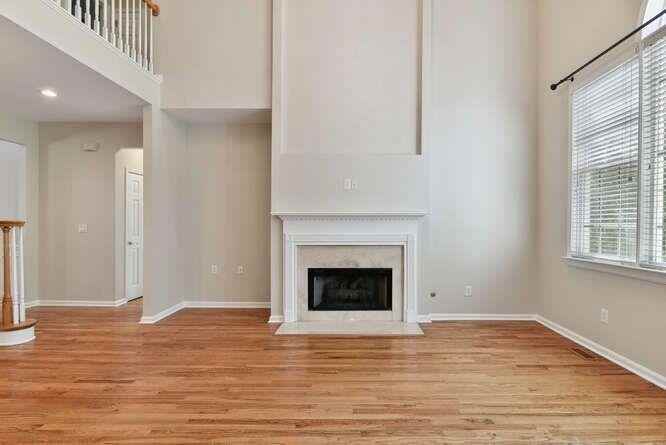 330 Winherst Ln - Photo 3 of 23