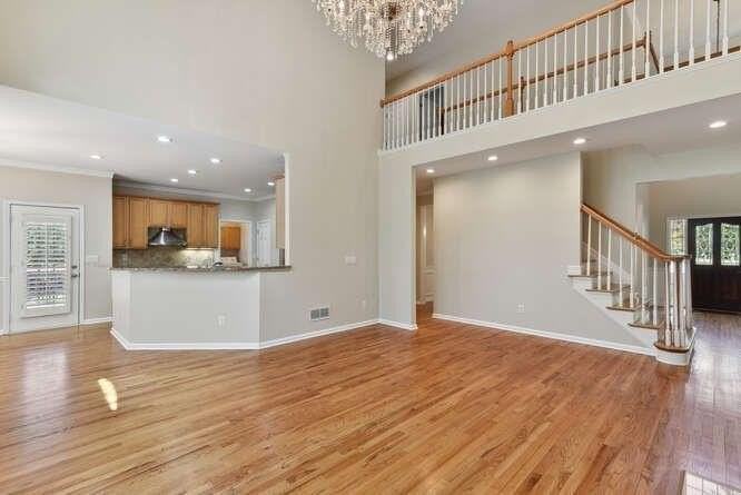 330 Winherst Ln - Photo 4 of 23