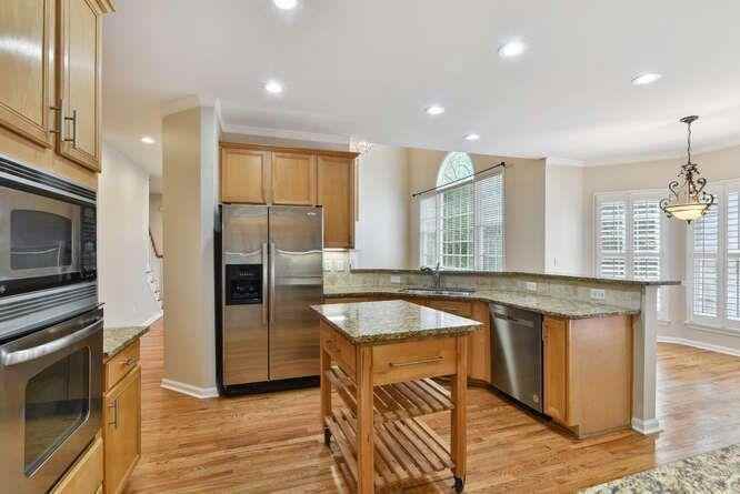 330 Winherst Ln - Photo 5 of 23
