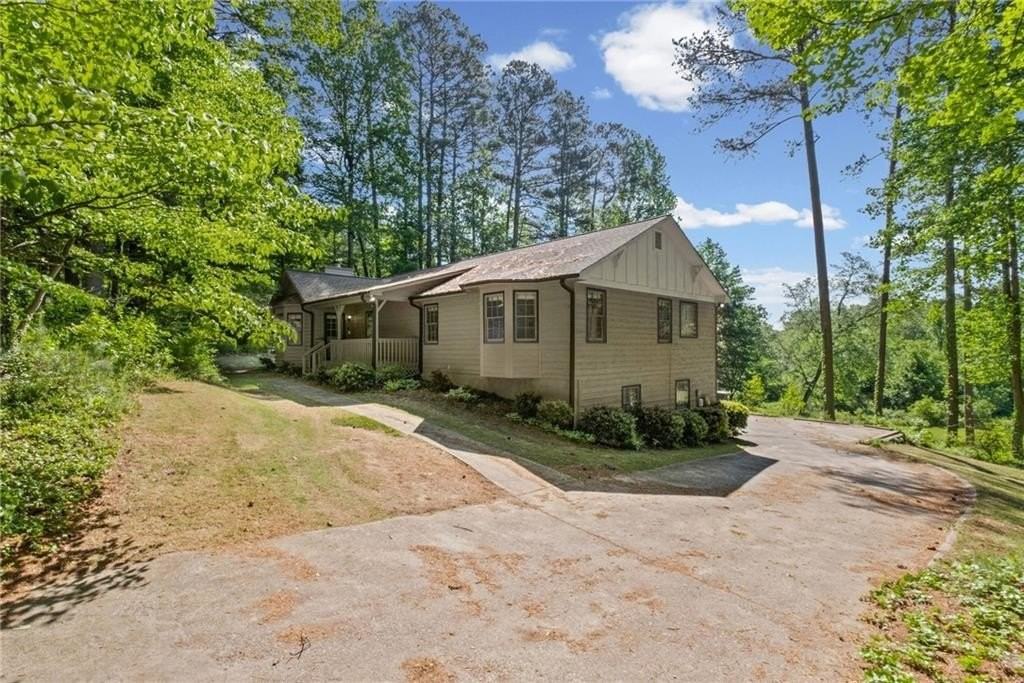 1321 Timbercrest Dr - Photo 2 of 29