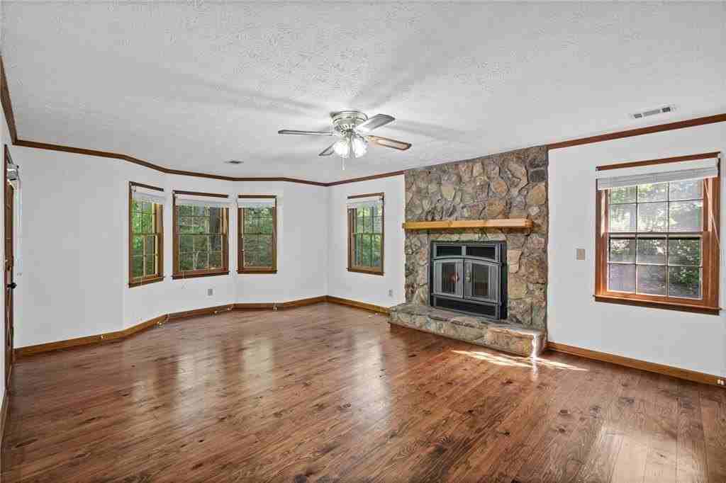 1321 Timbercrest Dr - Photo 7 of 29